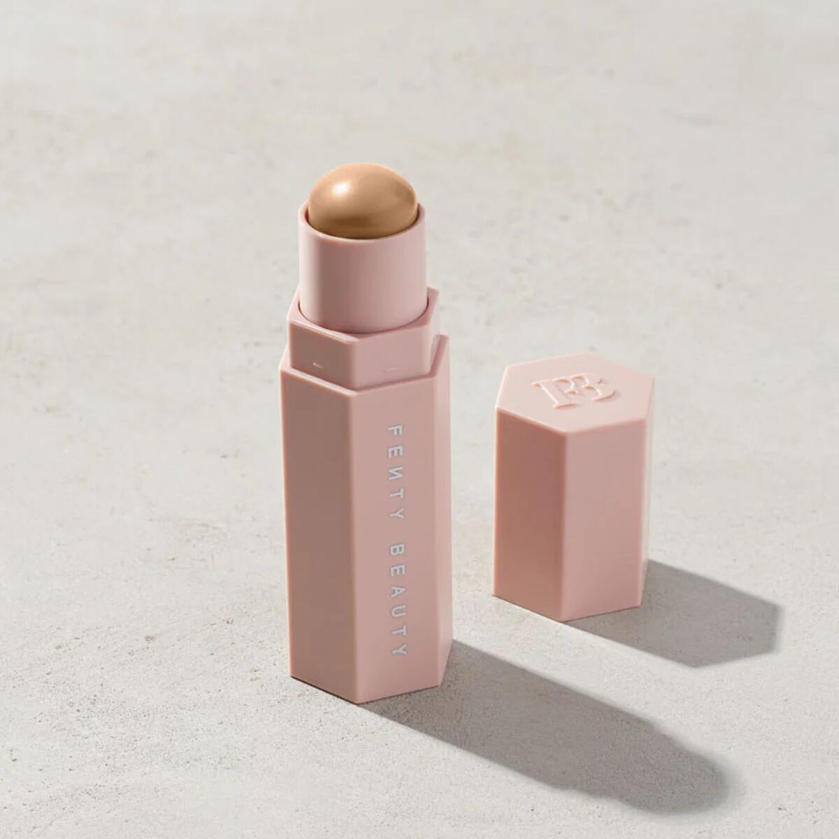 【エクスプレス便】Fenty Beauty by Rihanna フェンティビューティー Match Stix Contour Skinstick (Soft Amber) 0.25oz 7.1g マッチスティックス マット コントゥア スキンスティック ソフトアンバー シェーディング スティック フェイスライン 小顔