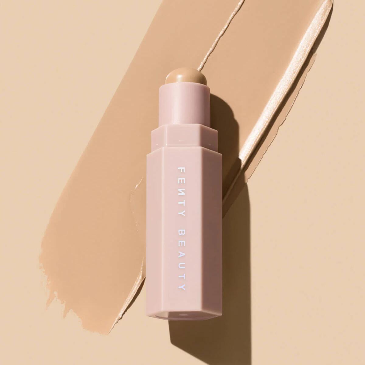 【エクスプレス便】Fenty Beauty by Rihanna フェンティビューティー Match Stix Contour Skinstick (Soft Amber) 0.25oz 7.1g マッチスティックス マット コントゥア スキンスティック ソフトアンバー シェーディング スティック フェイスライン 小顔