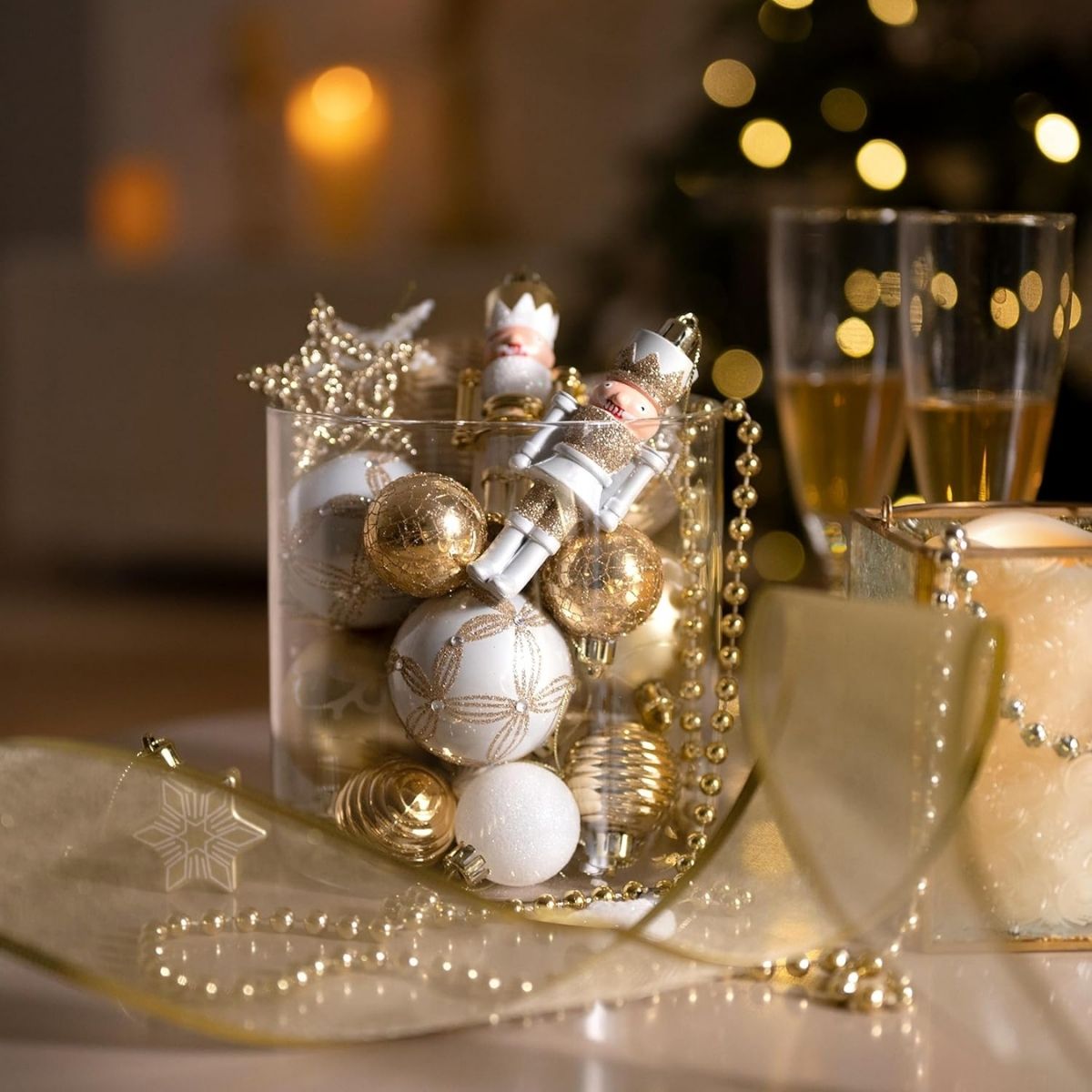 【エクスプレス便】Valery Madelyn クリスマスツリー オーナメントセット 50個入り ホワイト&ゴールド Valery Madelyn Christmas Tree Ornaments Set 50ct White Gold Xmas Holiday Wedding Decor くるみ割り人形 割れにくい ホリデー