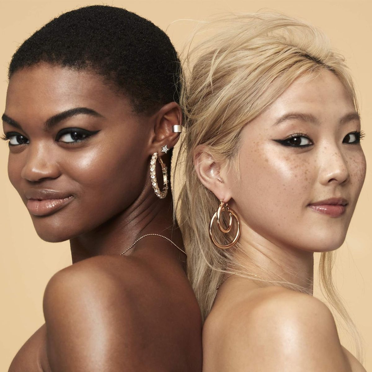 【追跡可能海外メール便】エルフ ルミナス パテプライマー 光り輝く 毛穴 隠し 肌にぴったり 軽くて長持ち 滑らか プチプラ e.l.f. Luminous Putty Primer 0.74 Fl Oz