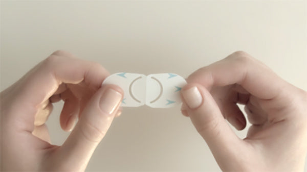 【追跡可能!国際便】Compeed  口唇ヘルペス用パッチ ディスクリート ヒーリングパッチ コンピード 15パッチ入り Cold Sore Discreet Healing Patch ヘルペス 口元パッチ 唇ケア