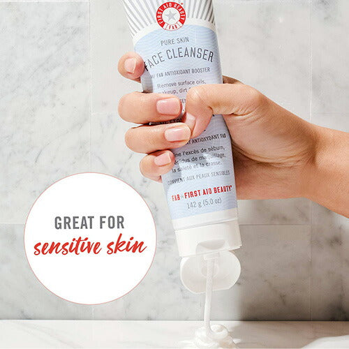 【エクスプレス便】First Aid Beauty Pure Skin Face Cleanser 5oz ファーストエイドビューティー ピュアスキンフェイスクレンザー 142g メイクまで落としてくれる敏感肌向け洗顔料 無香料 お肌 洗顔 スキンケア