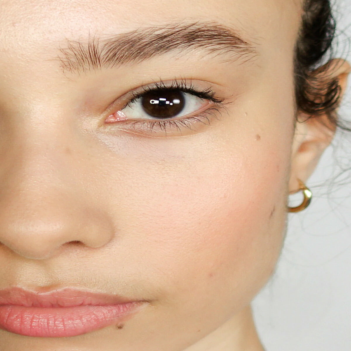 【追跡可能海外メール便】Glossier Clear Boy Brow grooming pomade 3.12 g / 0.11 oz グロッシアー クリア ボーイブロウ アイブロウマスカラ   眉毛 メイク