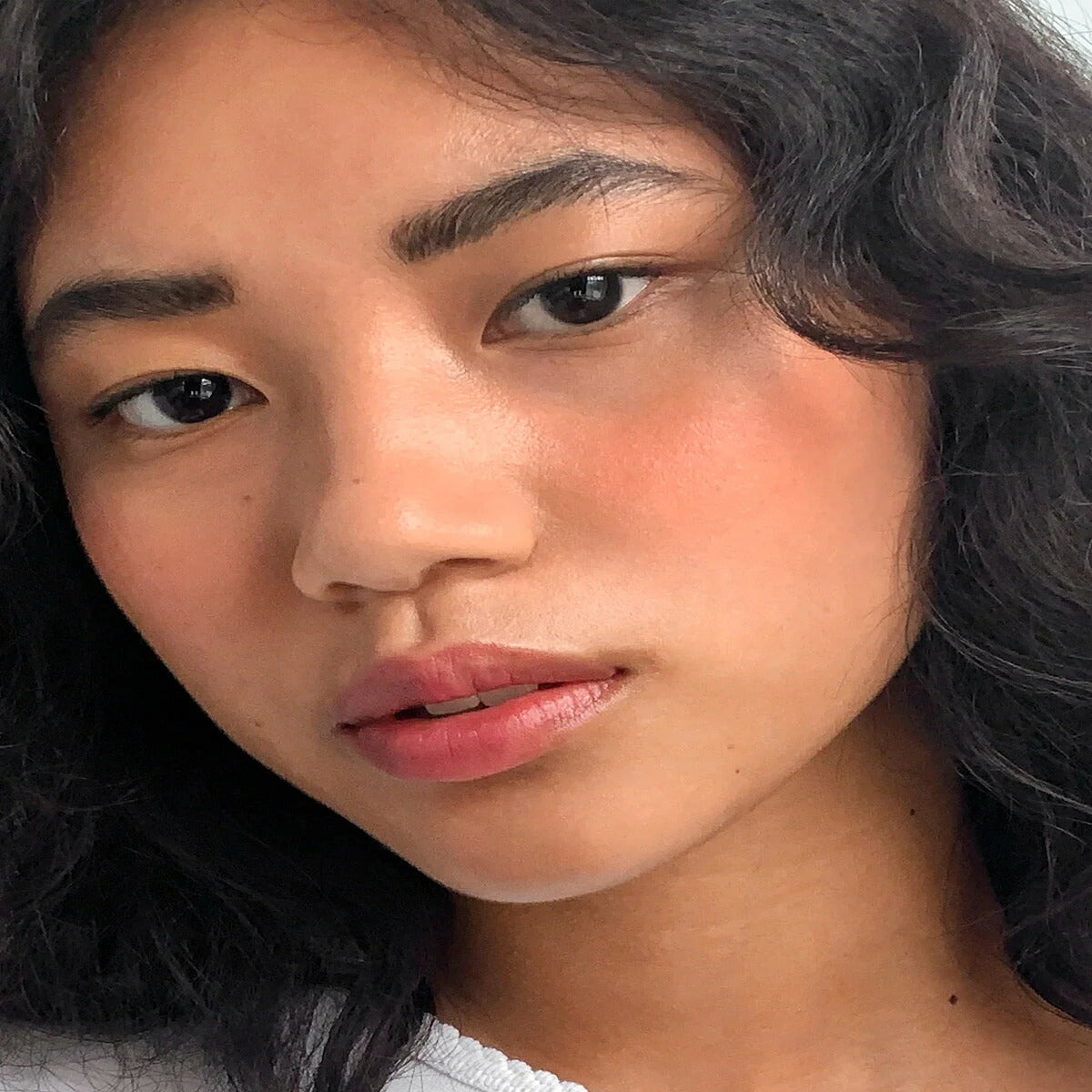 【追跡可能海外メール便】Glossier Beam Cloud Paint seamless cheek color 0.33 fl oz / 10 ml グロッシアー ビーム クラウドペイント シームレスチークカラー メイク