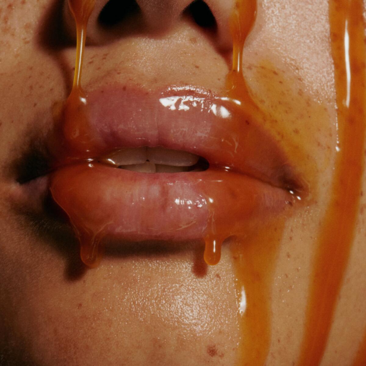 【エクスプレス便】【rhode skin】salted caramel Peptide Lip Treatment THE NOURISHING LIP LAYER 10ml / 0.3 fl oz ロード ペプチドリップトリートメント