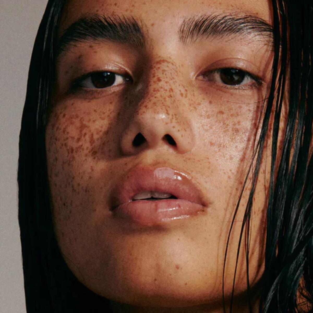 【エクスプレス便】【rhode skin】salted caramel Peptide Lip Treatment THE NOURISHING LIP LAYER 10ml / 0.3 fl oz ロード ペプチドリップトリートメント