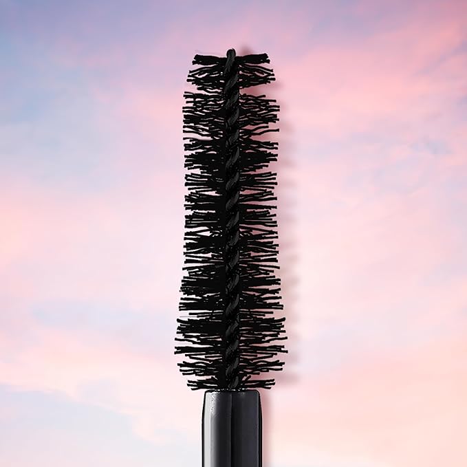 【追跡可能海外メール便】L’Oreal Paris Makeup Lash Paradise Mascara Voluptuous Volume Mystic Black, 0.28 Fl Oz ロレアル パリ メイクアップ ラッシュ パラダイス マスカラ ミスティック ブラック、0.28 オンス