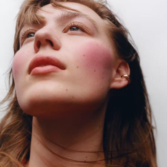 【追跡可能海外メール便】Glossier Wisp Cloud Paint seamless cheek color 0.33 fl oz / 10 ml グロッシアー ウィスプ クラウドペイント シームレスチークカラー メイク