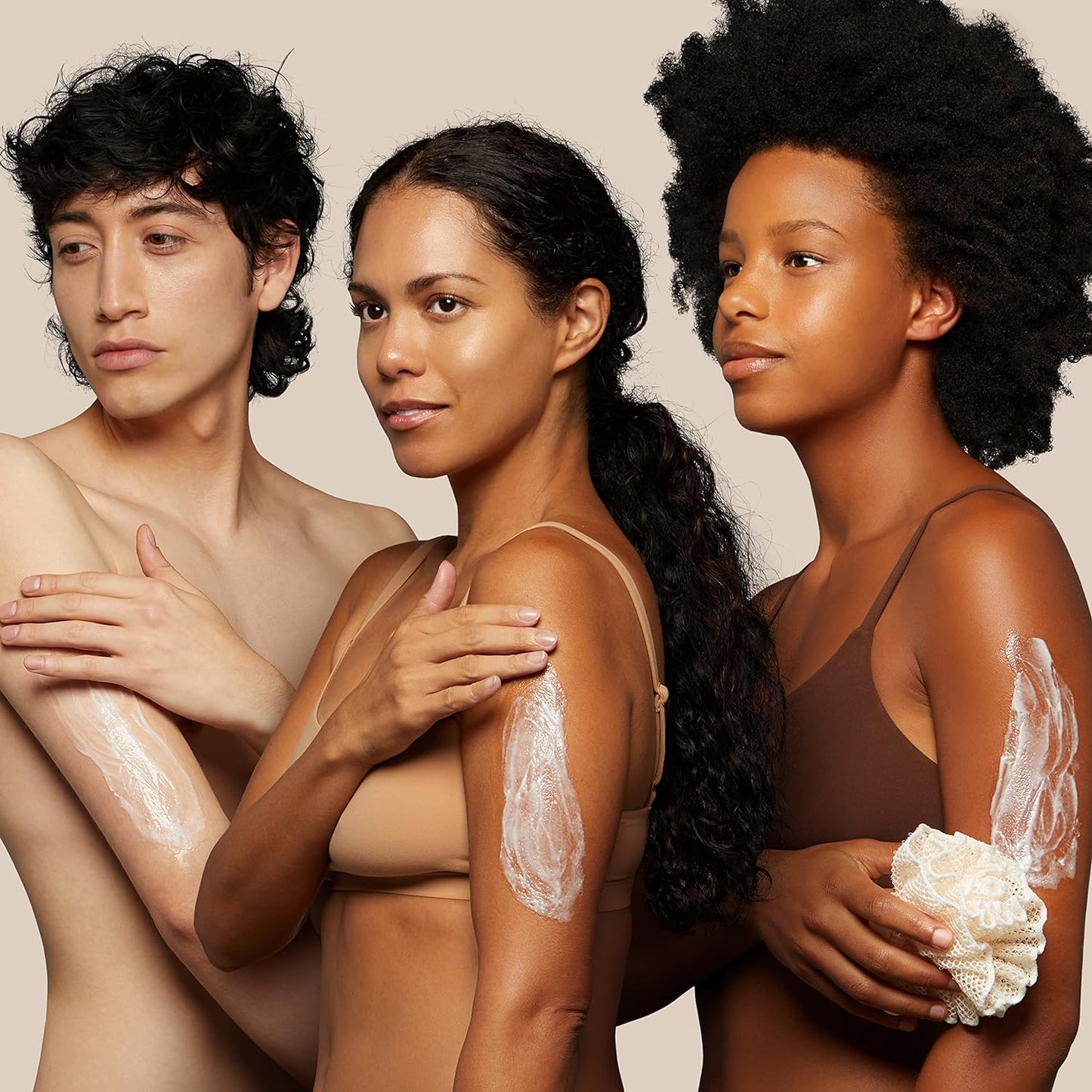 【エクスプレス便】OGX Smoothing Coconut Coffee Exfoliating Body Scrub with Arabica Coffee Coconut Oil Moisturizing Body Wash for Dry Skin 19.5oz OGX ココナッツコーヒーボディスクラブボディウォッシュ 577ml