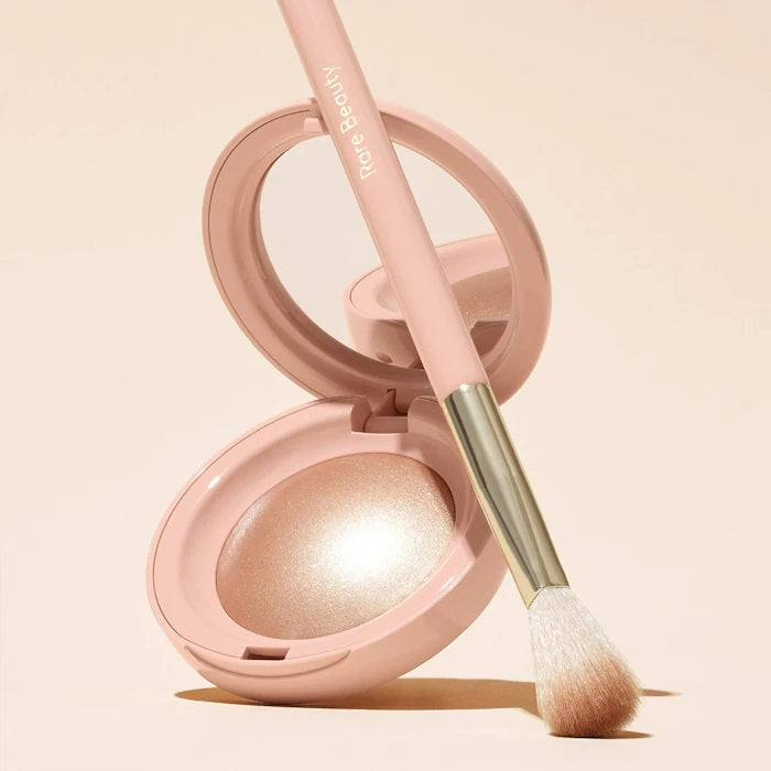 【エクスプレス便】Rare Beauty レアビューティー Positive Light Silky Touch Highlighter (Exhilarate - champagne gold) ポジティブライトシルキータッチハイライター