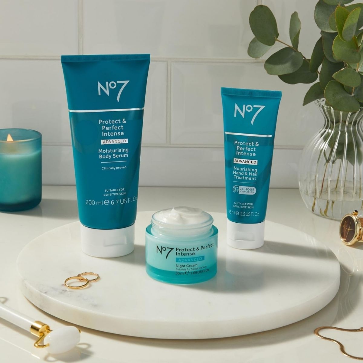 【エクスプレス便】No7 プロテクト＆パーフェクト インテンス アドバンスド ナリッシング ハンド＆ネイルクリーム75 ml No7 Protect & Perfect Intense Advanced Nourishing Hand and Nail Cream