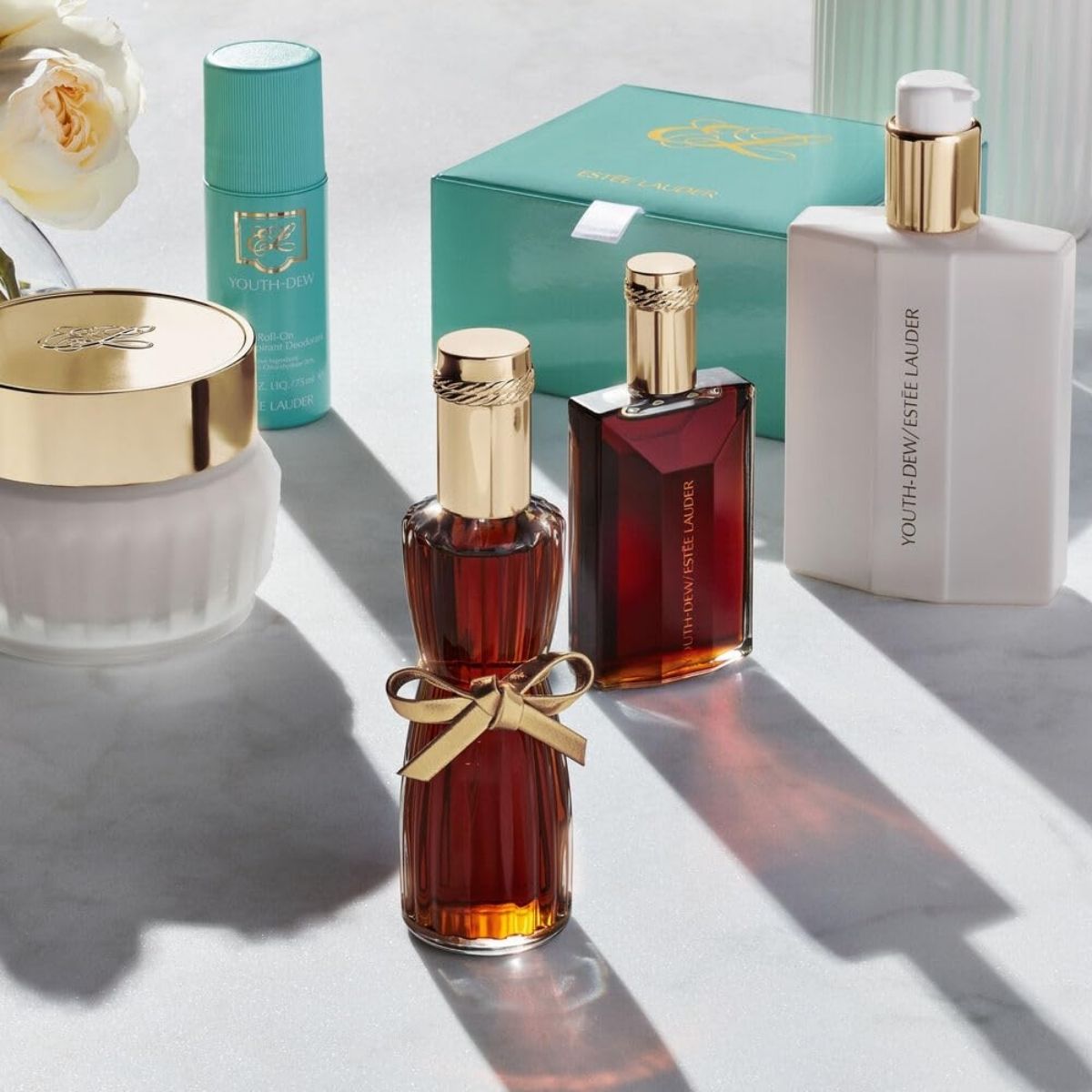 【エクスプレス便】エスティ ローダー エスティ ローダー ユース デュー バスオイル 60ml  Est?e Lauder Youth-Dew Bath Oil with Notes of Rose Spices & Patchouli 2.0 Fl Oz 入浴剤 バスエッセンス ローズ スパイスの香り