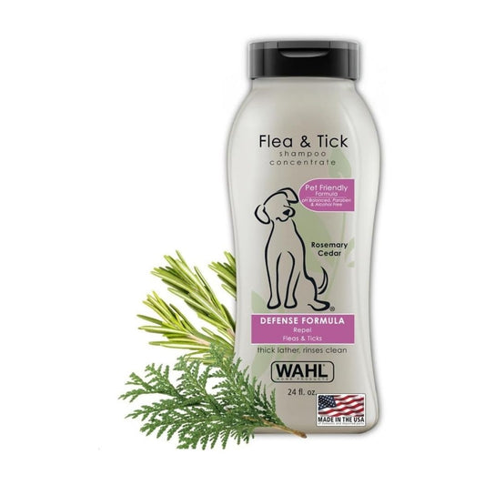 【エクスプレス便】Wahl ノミ・ダニ予防 ペットシャンプー ローズマリー＆シダーの香り 710mL Wahl USA Flea & Tick Repelling Dog Shampoo Defense Formula with Rosemary & Cedar Scent 24 oz 犬用 臭いケア 防虫 ペット シャンプー