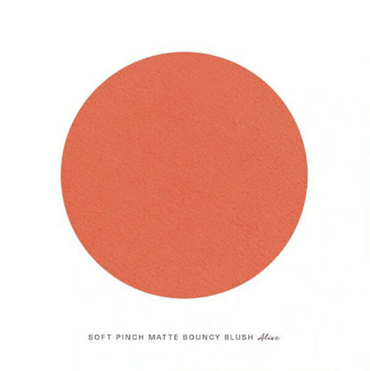 【エクスプレス便】Rare Beauty レアビューティー by Selena Gomez Rare Beauty Soft Pinch Matte Bouncy Blush Alive (bright coral orange) 0.22oz　ソフトピンチ マット バウンシー ブラッシュ 色：アライブ (ブライトコーラルオレンジ)   セレーナゴメス